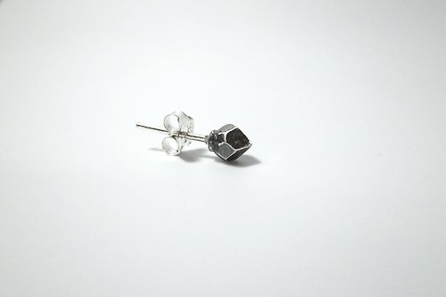 Joy Tang Jewelry Studio 守護者之心 (單支) 純銀耳環silver925