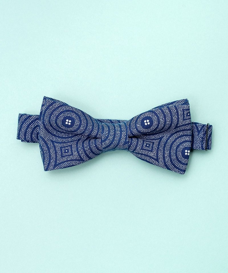 Afican Shweshwe Bow Tie - เสื้อยืดผู้ชาย - วัสดุอื่นๆ สีน้ำเงิน