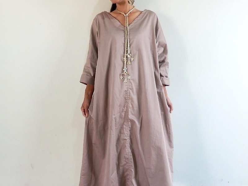 Order making / Simple dress of cotton satin 【Pearl pink】 - One Piece Dresses - Cotton & Hemp Silver
