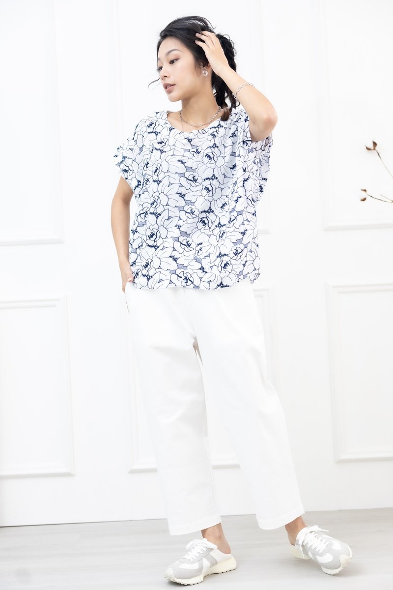 藍色繡花短袖上衣 白底 - 女 T 恤 - 其他材質 白色