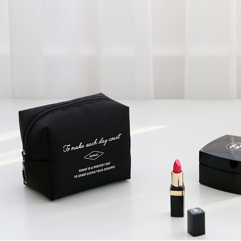 ICONIC Perfect Toast Makeup Bag S-Play Melancholy, ICO51715 - กระเป๋าเครื่องสำอาง - เส้นใยสังเคราะห์ สีดำ
