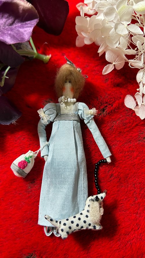 JingCreations 十九世紀婦人與狗 手作迷你布娃娃胸針