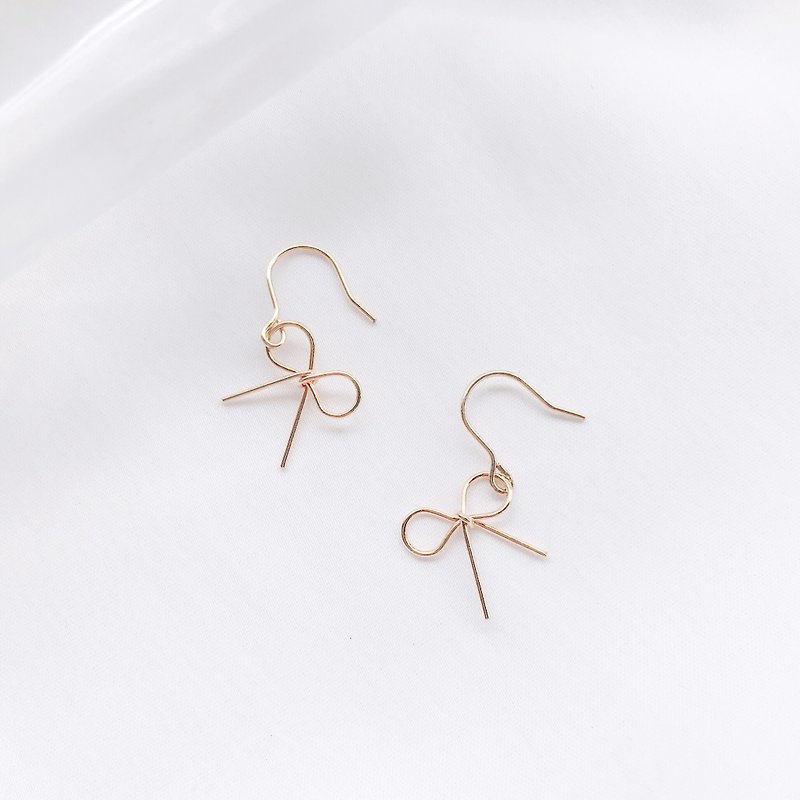 Blessings in 14k gold, winding bow earrings, handmade earrings, can be clipped - Earrings & Clip-ons - Other Metals Gold
