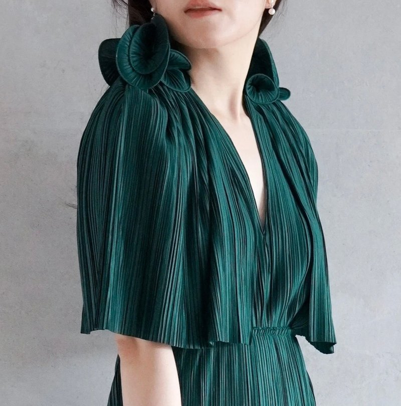 INNIT : Crema Top Curl Emerald Colour - Women's Tops - Polyester Green