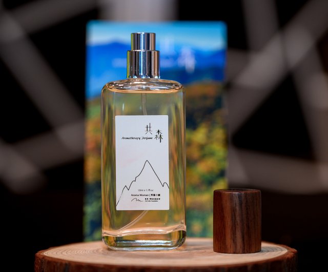 B439s「春日大社鹿角香合」木遊軒一丘造一司作　共袋(一丘)共箱(一丘一司銘) Yunqi Pan updated her profile picture.