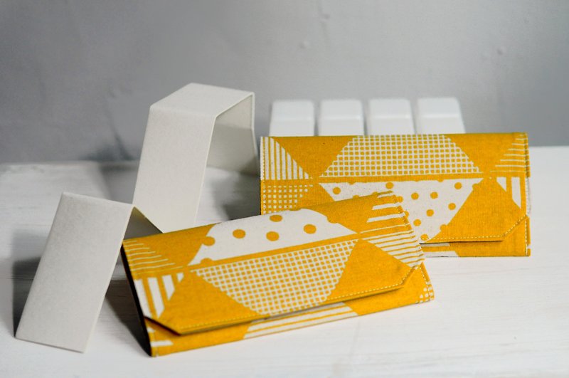 最後一個日本棉麻布/水洗牛皮紙長夾-鈴鐺銅鑼燒 黃色 - 長短皮夾/錢包 - 紙 黃色