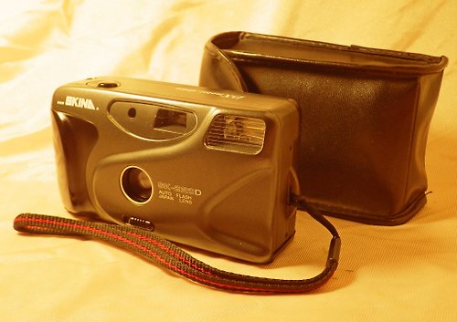 geokubanoid SKINA SK-222D 35mm 鏡頭底片相機 DX 自動捲繞電子閃光燈柯達型