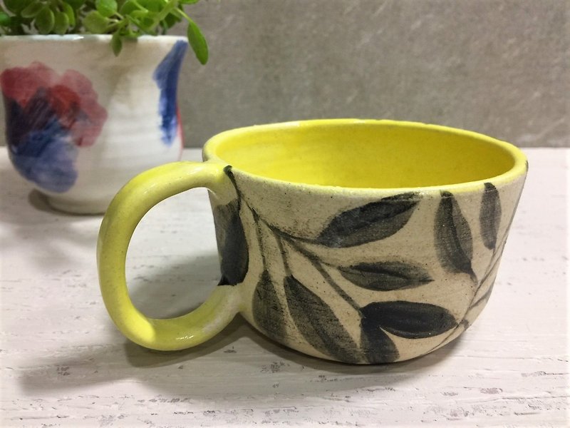 Ink leaf - coffee cup _ pottery mug - แก้วมัค/แก้วกาแฟ - ดินเผา ขาว