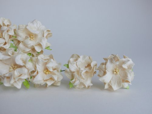 makemefrompaper Paper Flower, DIY handmade supplies, 25 pieces gardenia flowers, ivory color.