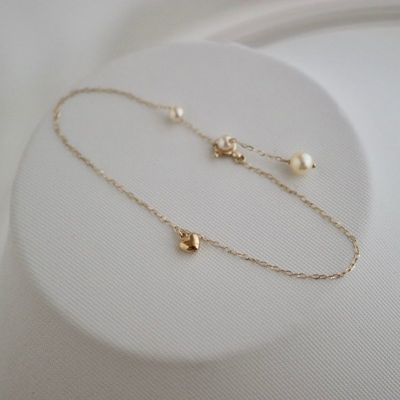 akoya pearl and 10k solid yellow gold little heart bracelet - Bracelets - Pearl White
