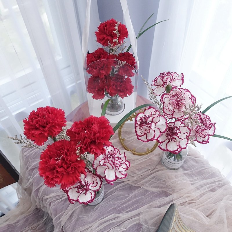 Mother's Day Carnation Gift Box Carrying Box Flowers Including Vase Mother's Day Flower Gift Bouquet - เซรามิก - พืช/ดอกไม้ หลากหลายสี