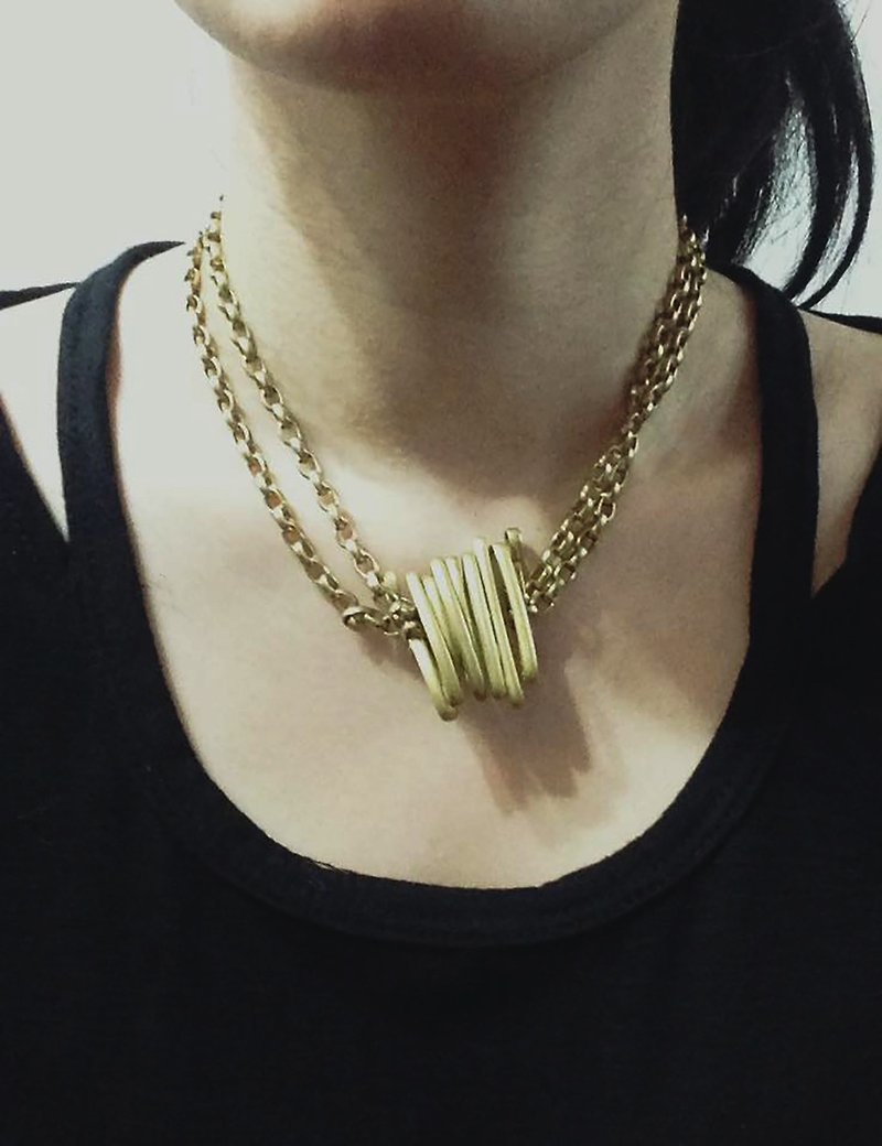 Ohappy design models. Brass necklace - สร้อยคอ - โลหะ สีทอง