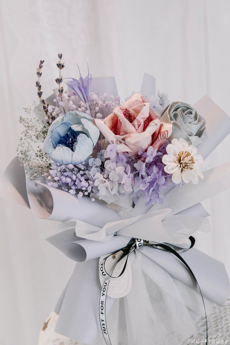 鈔票花束/有錢花花束/錢花束/鈔票蛋糕/生日禮物/已含現金300元 - 乾燥花/永生花 - 植物．花 藍色