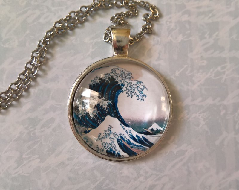 Hokusai Necklace The Great wave off Kanagawa pendant with chain - 項鍊 - 其他金屬 