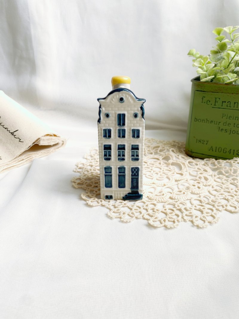 [Good Day Fetish] Netherlands KLM Royal Airline Delft Blue Pottery Cabin #60 - ของวางตกแต่ง - ดินเผา ขาว