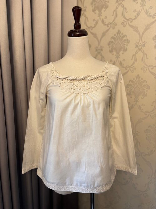 【藏私‧Collection】 純白蕾絲方領小版型古著上衣