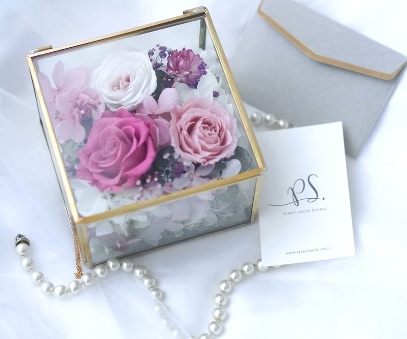 Valentine's Day Selected Flower Gift [Bronze Frame Glass Flower House Flower Gift] Peach Pink Preserved Flower. Ring Box - ตกแต่งต้นไม้ - พืช/ดอกไม้ สึชมพู