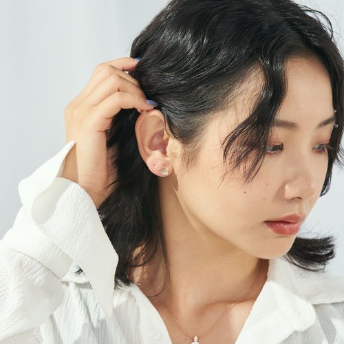華麗で華麗なフラワーダイヤモンドピアス S - ショップ