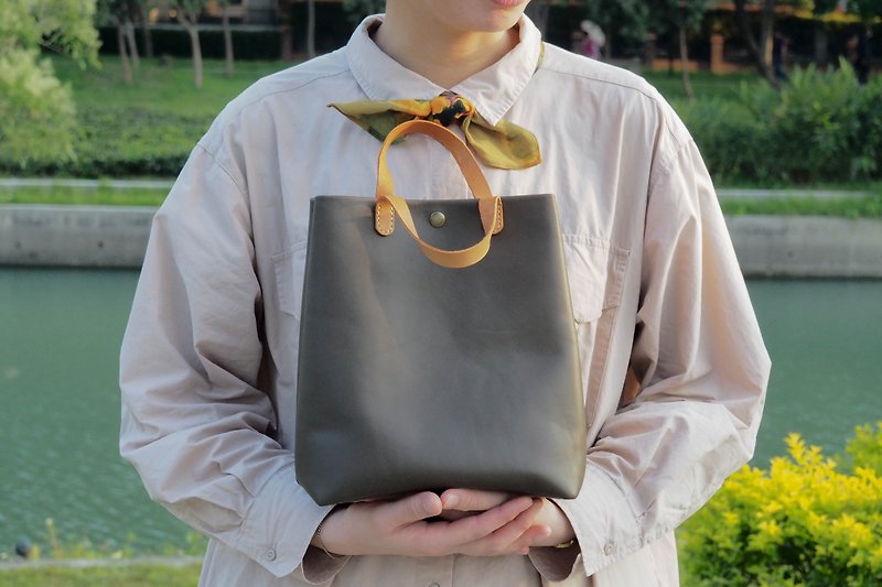 Mom's elegant bag - Handbags & Totes - Genuine Leather Khaki