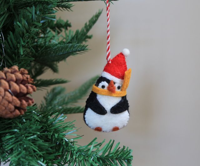 もこもこくつ下に入ったペンギンさんのクリスマスオーナメント もこもこくつ下に入ったペンギンさんのクリスマスオーナメント
