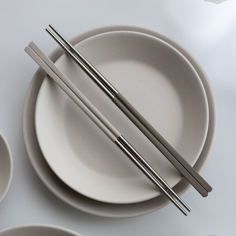 [Made in Taiwan] Light coffee long style 1 pair of 304 Stainless Steel chopsticks - Chopsticks - Stainless Steel Khaki