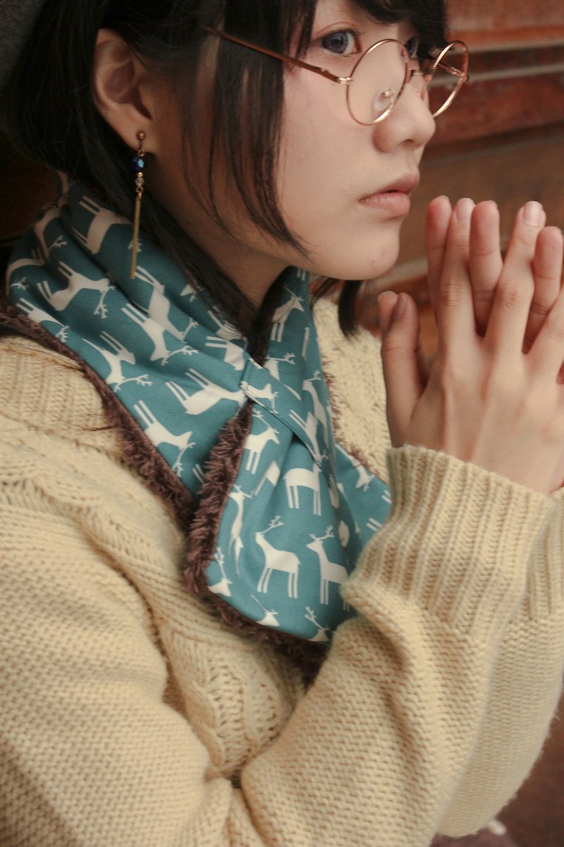 【Lost lost elk in the lake】Short wool scarf/bib - Knit Scarves & Wraps - Polyester Green