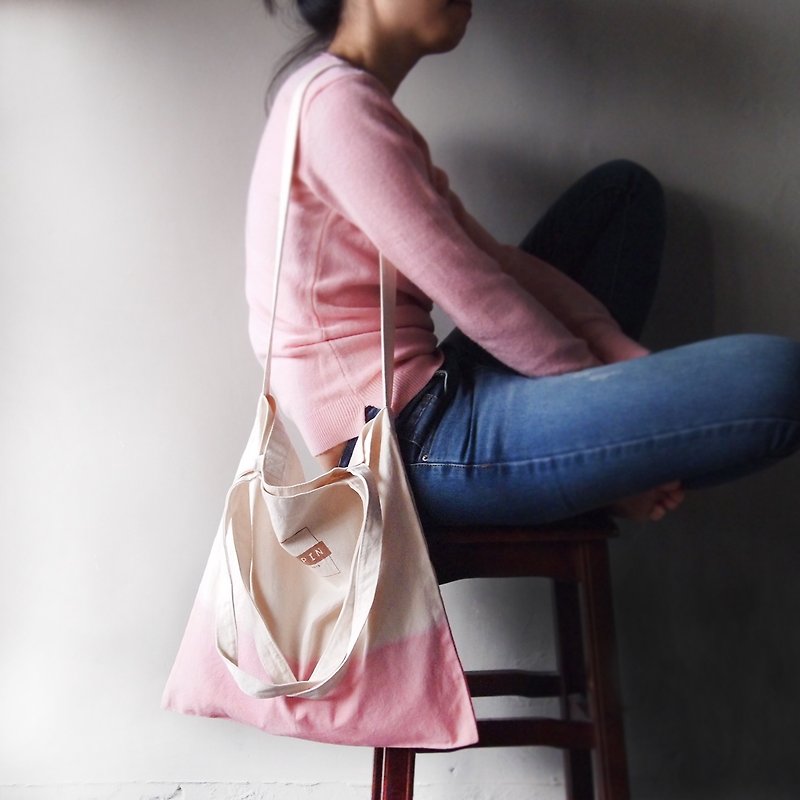 Ma'pin classic LOGO Section dyeing series cherry powder / short strap length + hand-dyed cotton canvas Tote - Messenger Bags & Sling Bags - Cotton & Hemp Pink