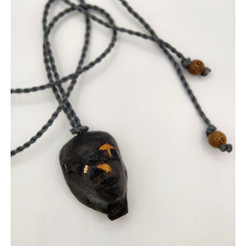 Wooden african mask. handmade pendant. with 18k gold. - 項鍊 - 木頭 