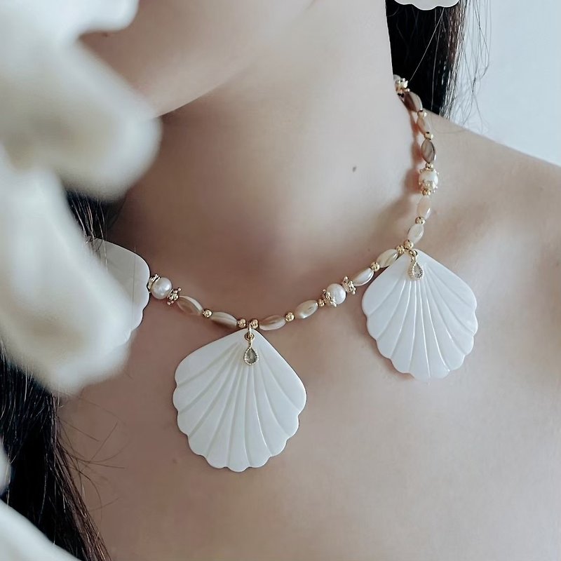 美的誕生 白色扇貝珍珠設計項鍊 - 項鍊 - 貝殼 