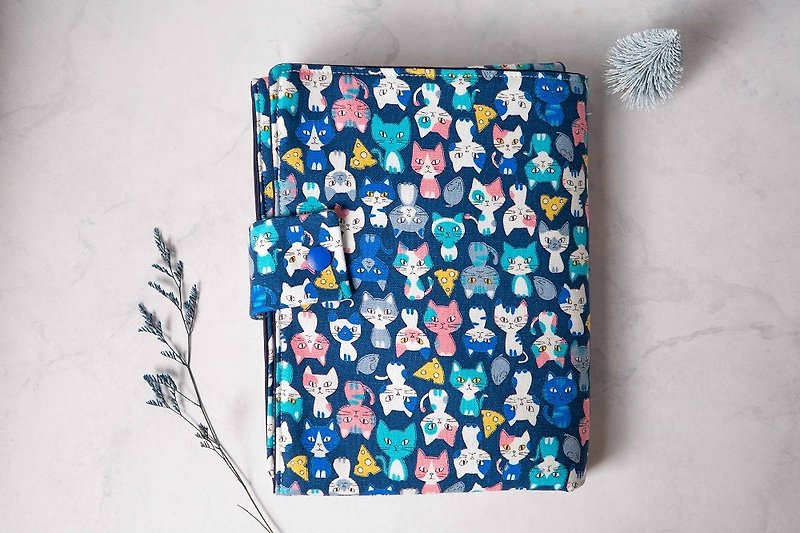 Out-of-port portable waterproof diaper pad - can hold about 2 diapers cat spot - Crawling Pads & Play Mats - Cotton & Hemp Blue