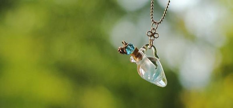 Perfume bottle pendant / pitcher turquoise blue - Necklaces - Other Metals 