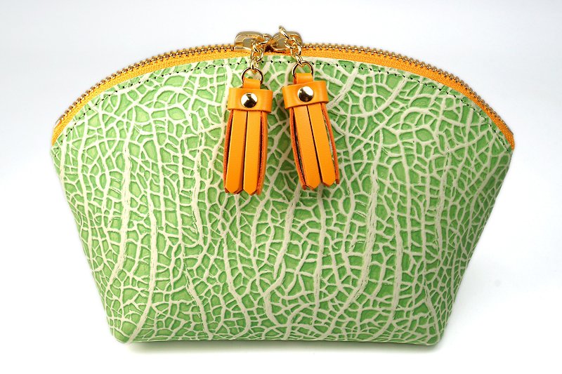 Melon cosmetic pouch Yubari melon cowhide cantaloupe makeup bag - กระเป๋าเครื่องสำอาง - หนังแท้ สีเขียว