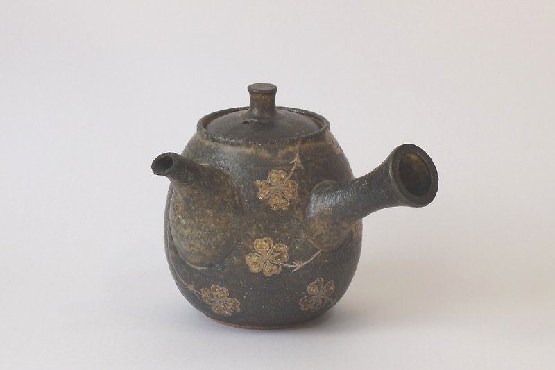 Silver flower crest teaware - Teapots & Teacups - Pottery Black