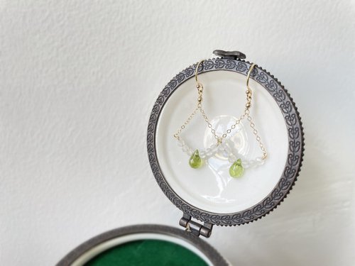 68 Jewellery｜純銀。天然石。輕珠寶 //橄欖石月亮石耳環// 14KGF 天然石水晶手作 防敏感 不褪色