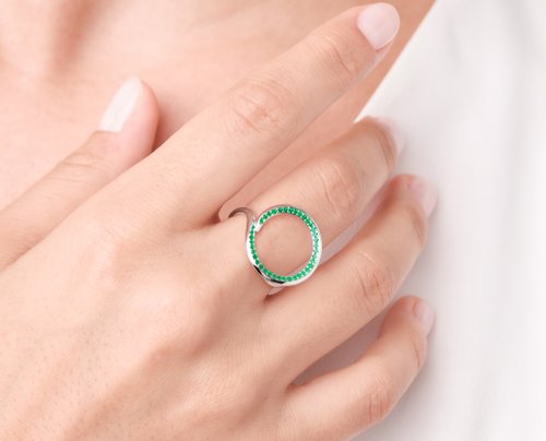 Majade Jewelry Design 祖母綠圓環結婚戒指 14k金另類光環婚戒 獨特業力綠寶石訂婚指環