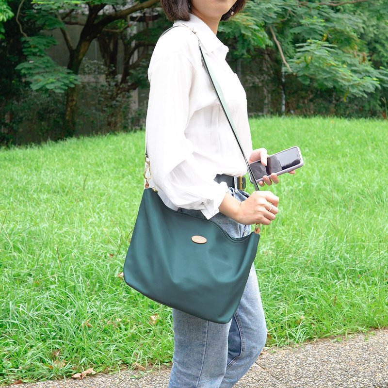 輕盈簡約大容量兩用水餃包83167(孔雀綠) - 側背包/斜背包 - 尼龍 