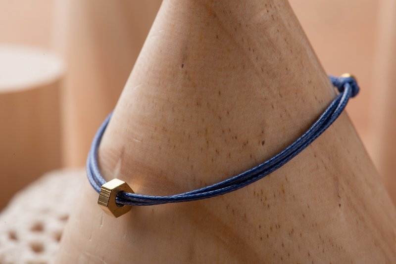 Charlene Traction-Very Fine Silk Bracelet 33a Double Line Monochrome-Hand-made Bracelet Bracelet to Chain Anklet - สร้อยข้อมือ - โลหะ สีน้ำเงิน