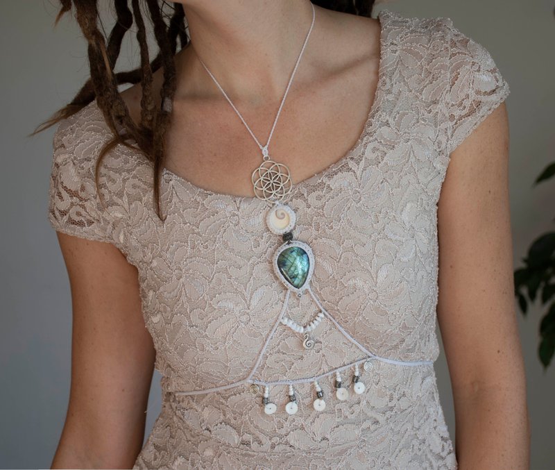 beaded body chain, boho body jewelry, summer belly belt - 皮帶/腰帶 - 寶石 白色