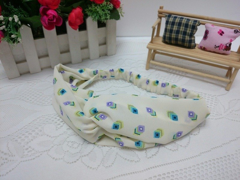 Outside the window~Cross hairband - Headbands - Other Materials 