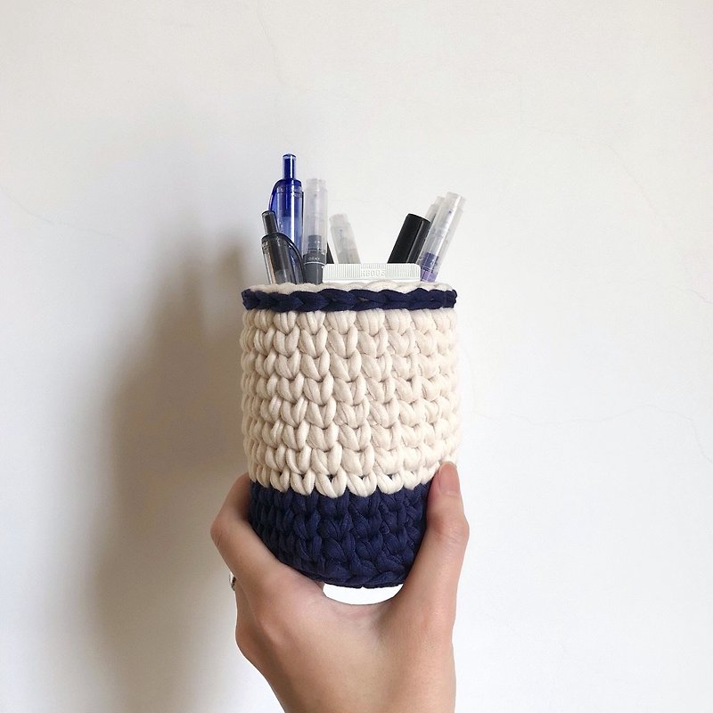 Crocheted_ Contrast Pen Holder Set - กล่องใส่ปากกา - ผ้าฝ้าย/ผ้าลินิน สีน้ำเงิน