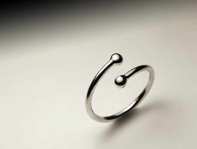 Single line Silver ring with round beads - แหวนทั่วไป - โลหะ สีเงิน