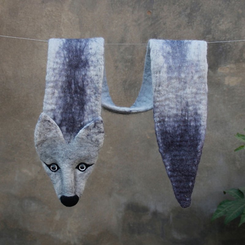 Pure wool grey wolf bib female, handmade wool felt three-dimensional animal shap - Knit Scarves & Wraps - Wool Gray