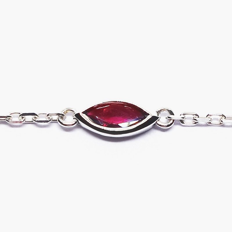Vivid red ruby bracelet SV925【Pio by Parakee】紅寶石手鍊 - Bracelets - Gemstone Red