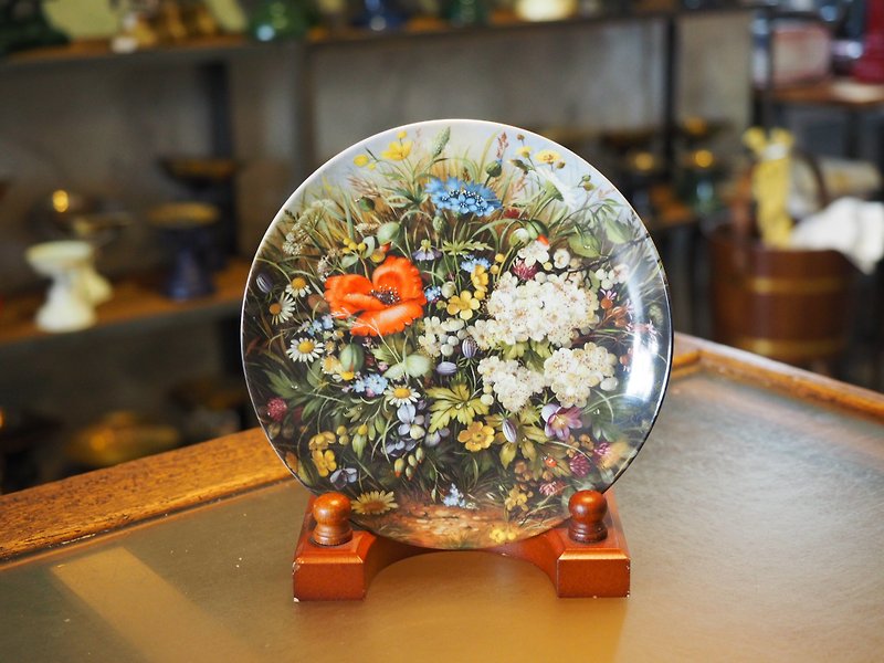 ドイツフュルステンベルク磁器花の装飾のネームプレート「野生の美しさ。」 - 小皿 - 磁器 多色