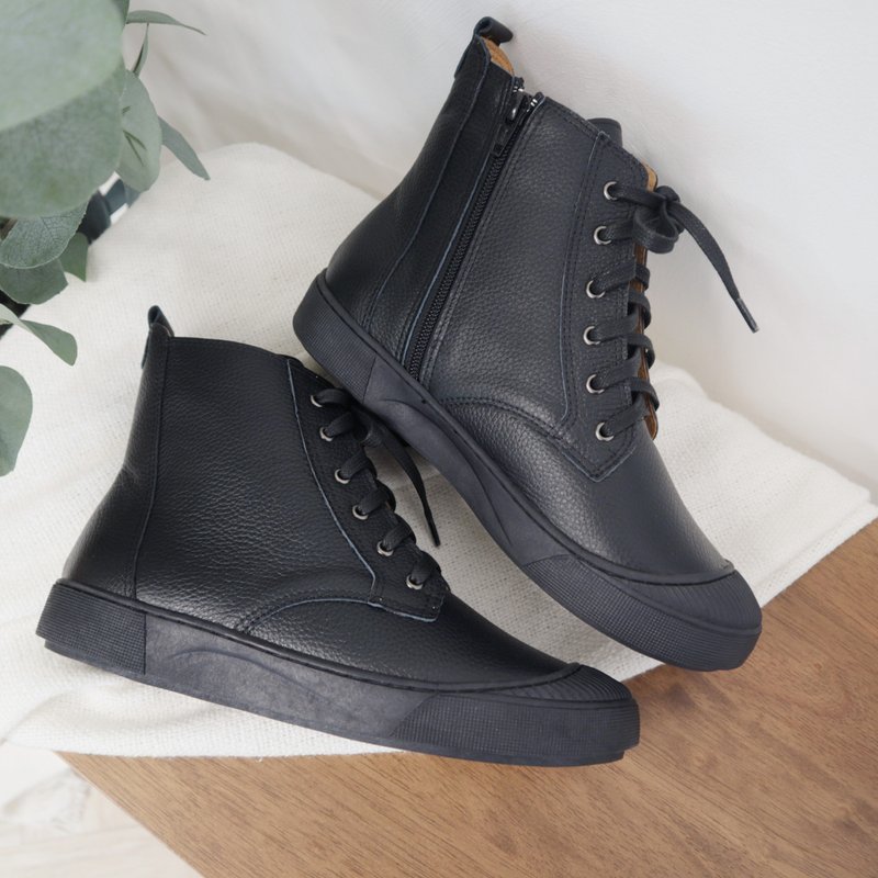 [Let's go] Warm Waterproof Boots - Black | Rain or shine | Short boots. Rain boots. Leather. Taiwan - Women's Booties - Genuine Leather Black