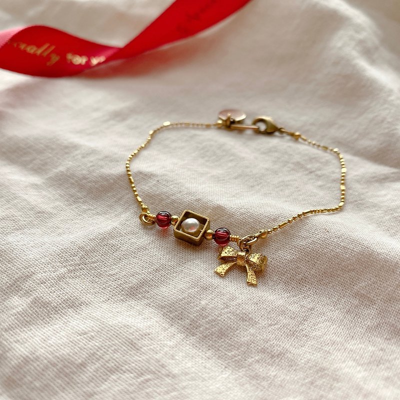 Little ribbon-Brass handmade bracelet - สร้อยข้อมือ - ทองแดงทองเหลือง หลากหลายสี
