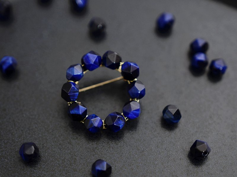 【ブローチ・リース Sサイズ】深海の結晶 - 胸針 - 半寶石 藍色