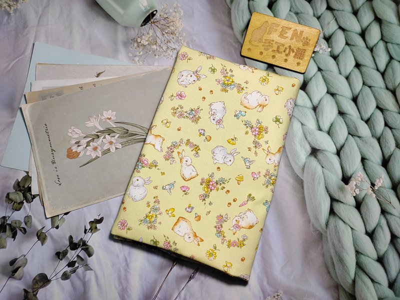 Forest Series-Japanese medium-thick cotton yellow garden white rabbit cloth book cover-cloth book cover applicable to A5-25K - ปกหนังสือ - ผ้าฝ้าย/ผ้าลินิน 