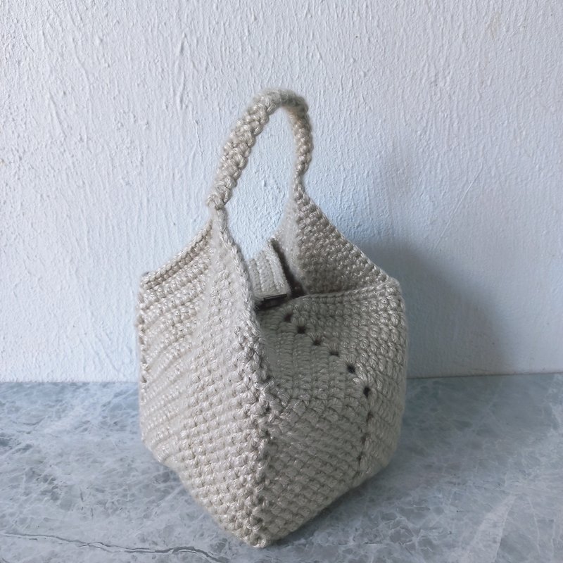 惜福品 噴紗銀毛線鉤織小方塊包  小廢包 - 手提包/手提袋 - 壓克力 銀色