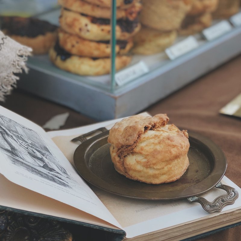 English muffin scone/scone | A combination of black forest, earl gray tea and peanuts - เค้กและของหวาน - อาหารสด 